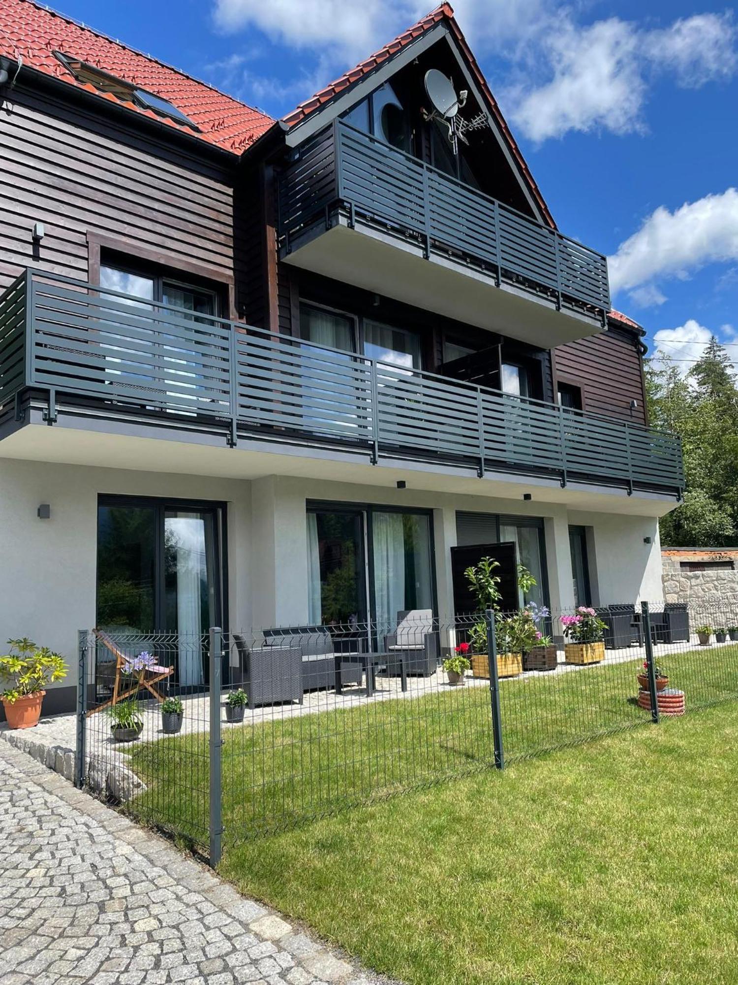 Z Widokiem Apartamenty - Apartamenty Z Widokiem Na Gory I Zewnetrzna Balia Szklarska Poręba Buitenkant foto